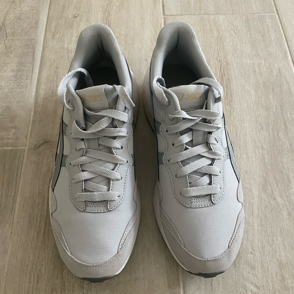 Men’s size 7 ASICS Men’s joggers